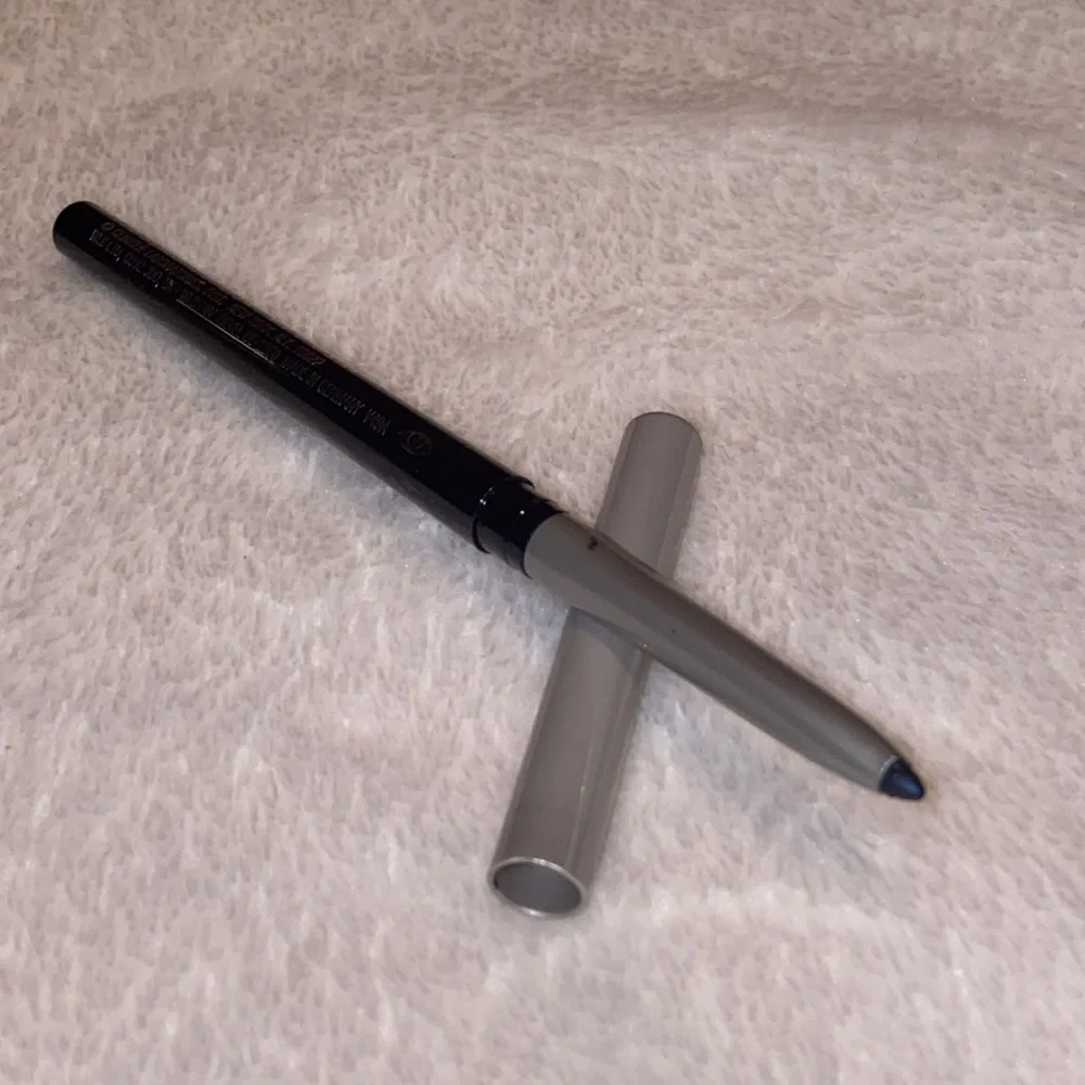 Clinique fan favorites (sample sizes) - Picture 8 of 16